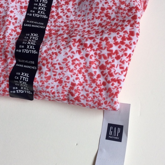Cute Gap flare top w/ red and white star print XXL - Picture 10 of 10